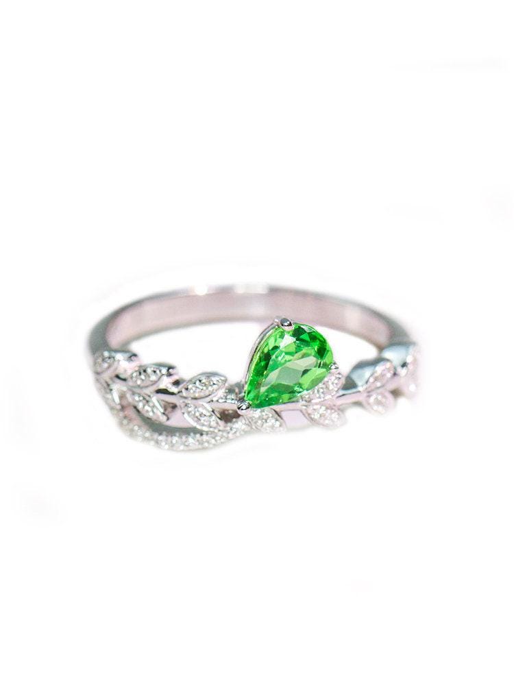 Flower Design Tsavorite Pear Shape Ring with Diamond in 18K Gold