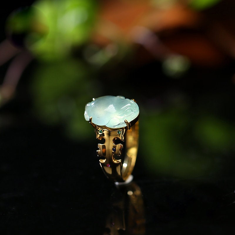 Frog Carving Jade Ring in 18K Yellow Gold