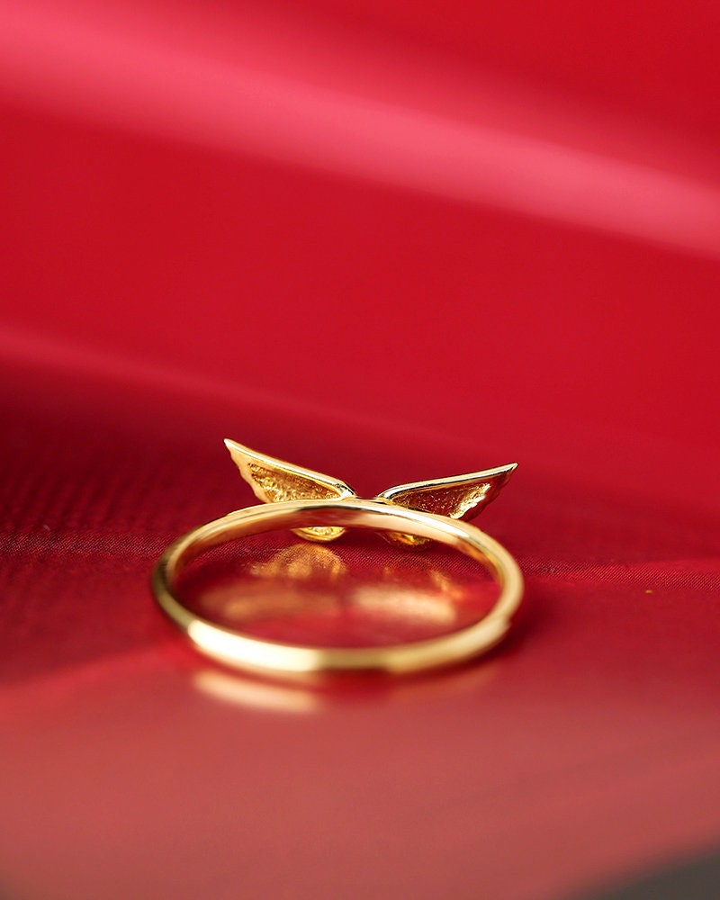 Wing Design White Diamond Ring in 18K Yellow Gold