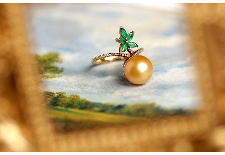 10mm Golden South Sea Pearl & Tsavorite Fruit Ring - 18K Gold