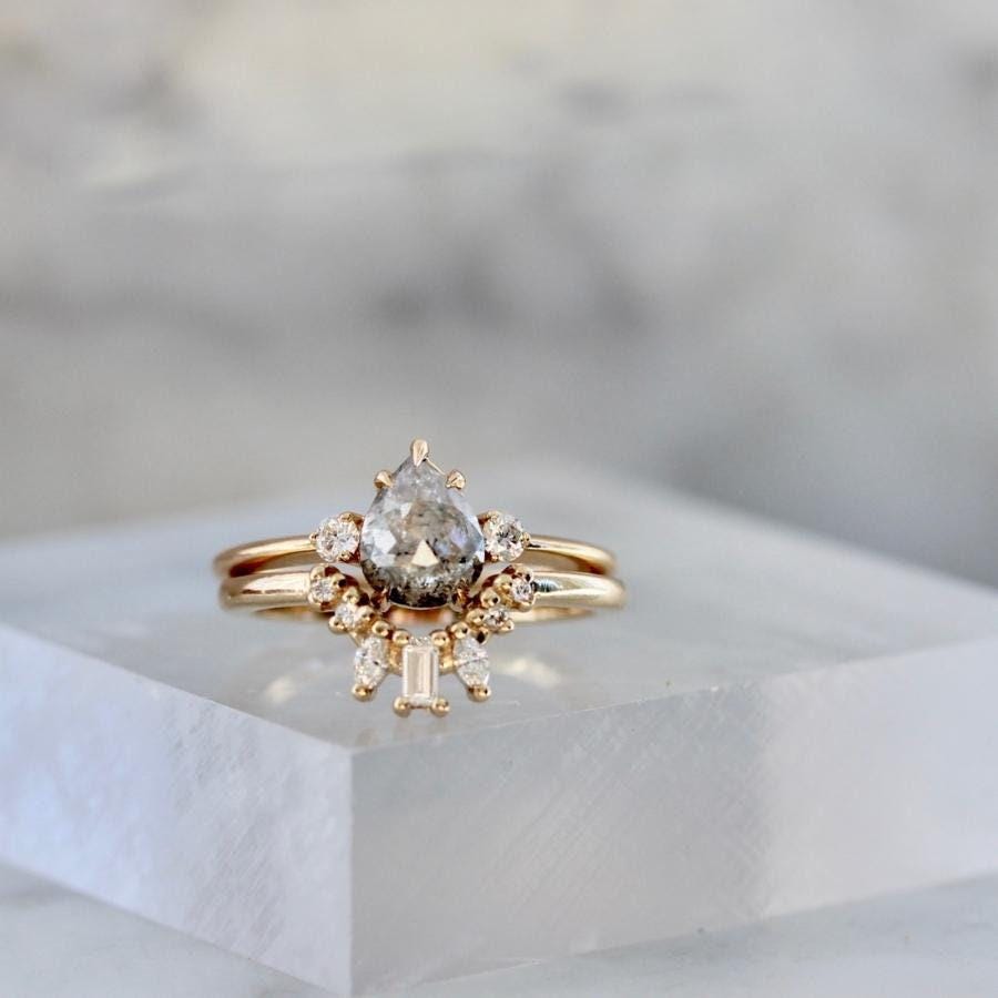 1.2ct Salt & Pepper Diamond Pear-Shaped Stackable Ring in 18K Gold