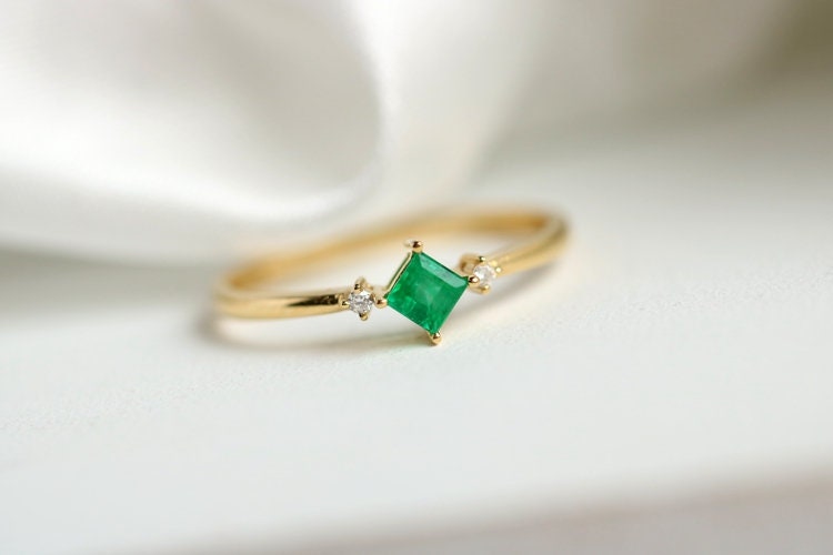 Emerald Square Cut and Side Diamond Ring in 18K Yellow Gold