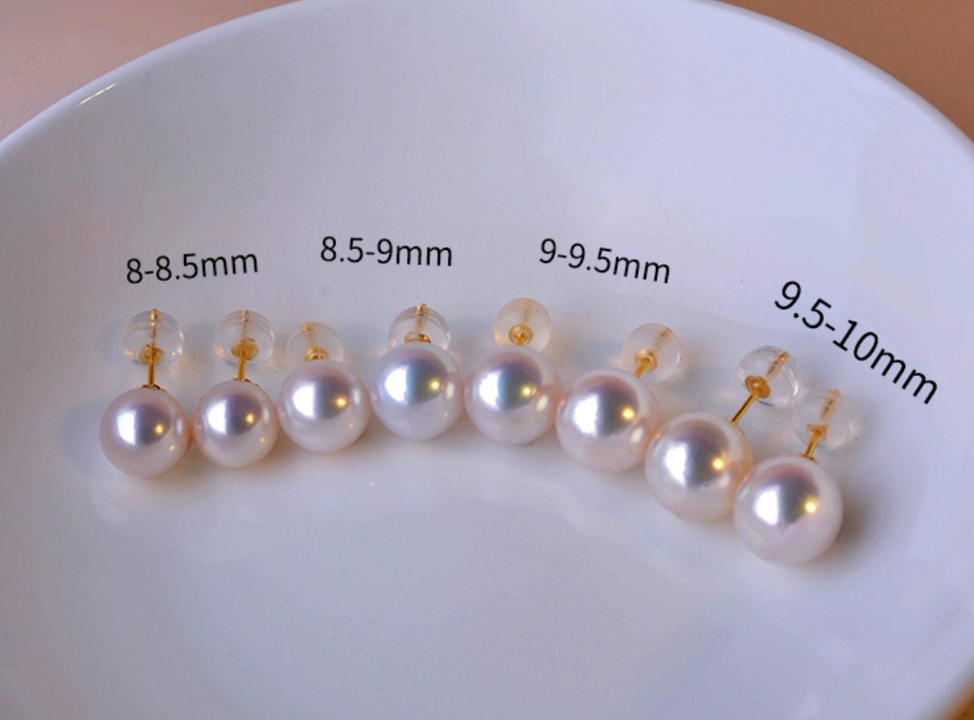 Japan Akoya Pearl Studs Earring in 18K Yellow Gold