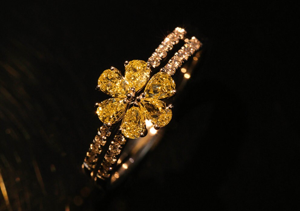 Yellow Diamonds Pear-Shaped Stackable Ring in 18K Rose Gold