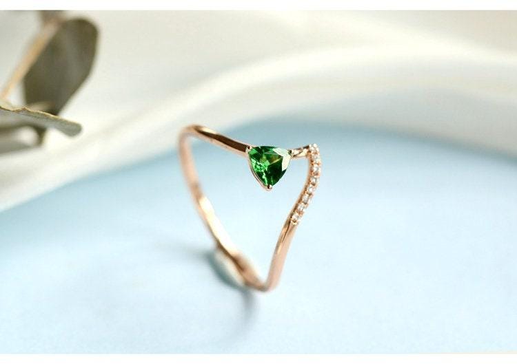 Tsavorite Trillion Cut & Diamond Chevron Ring - 18K Yellow Gold