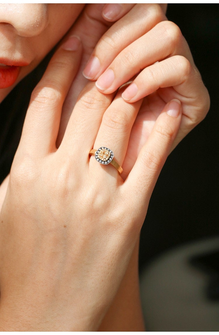 Fancy Yellow Diamonds Satin Finish Ring in 18K Yellow Gold