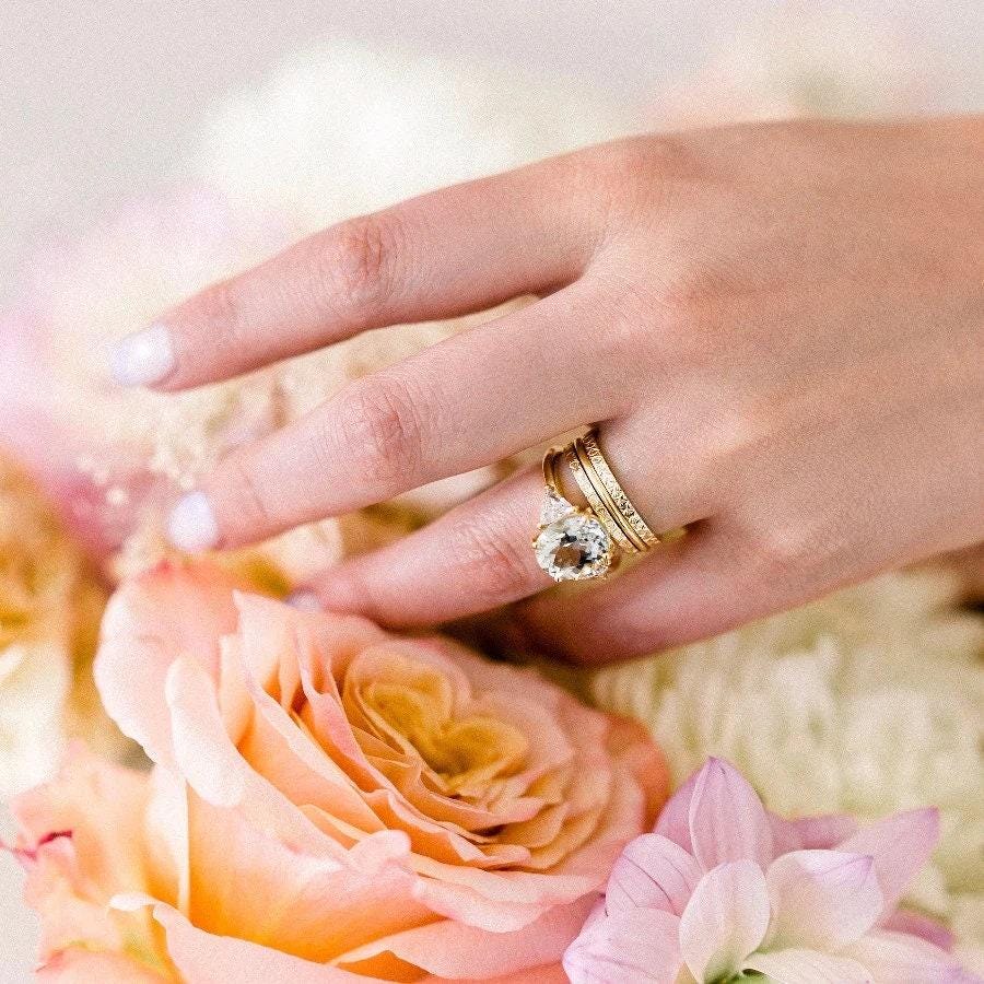 18K Gold 4ct Light Green Tourmaline Wedding Ring