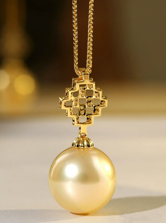 Golden South Sea Pearl Necklace with 18K Gold Clasp – Lavishly Designed