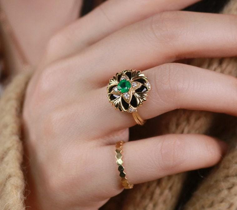 Emerald & Agate Diamond Vintage Ring in 18K Yellow Gold