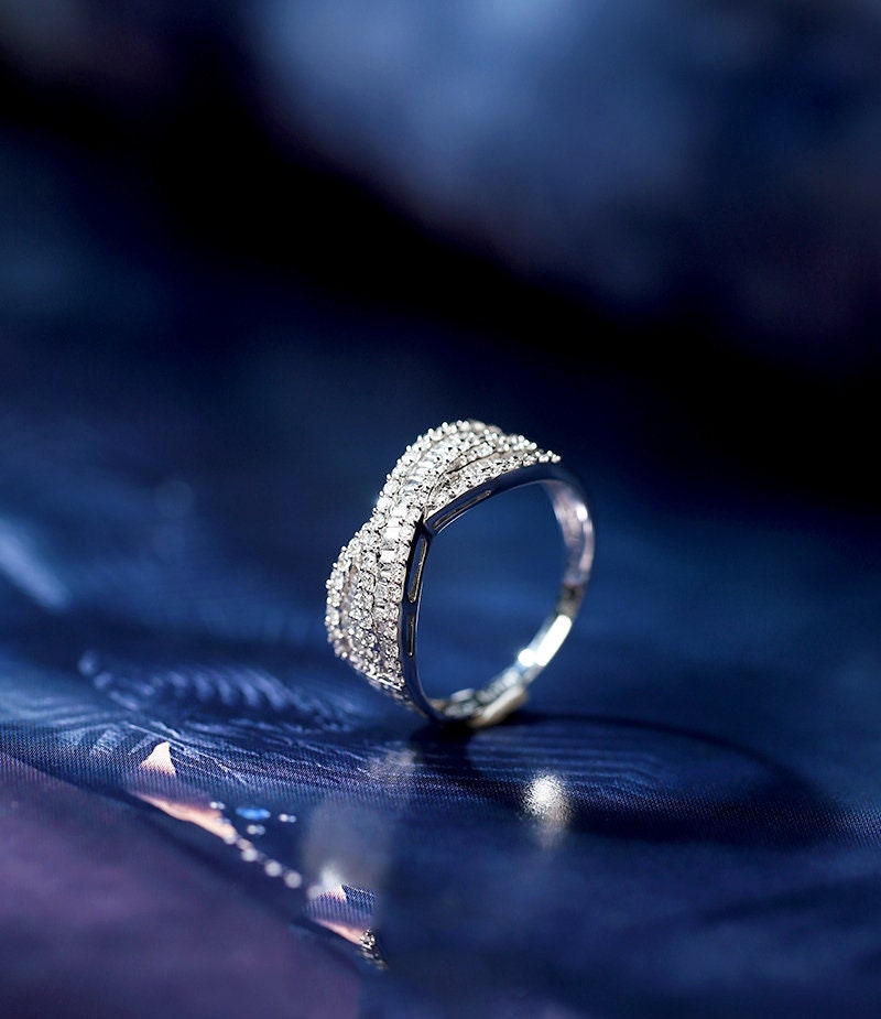 White Diamond Classic Set Wedding Ring in 18K White Gold