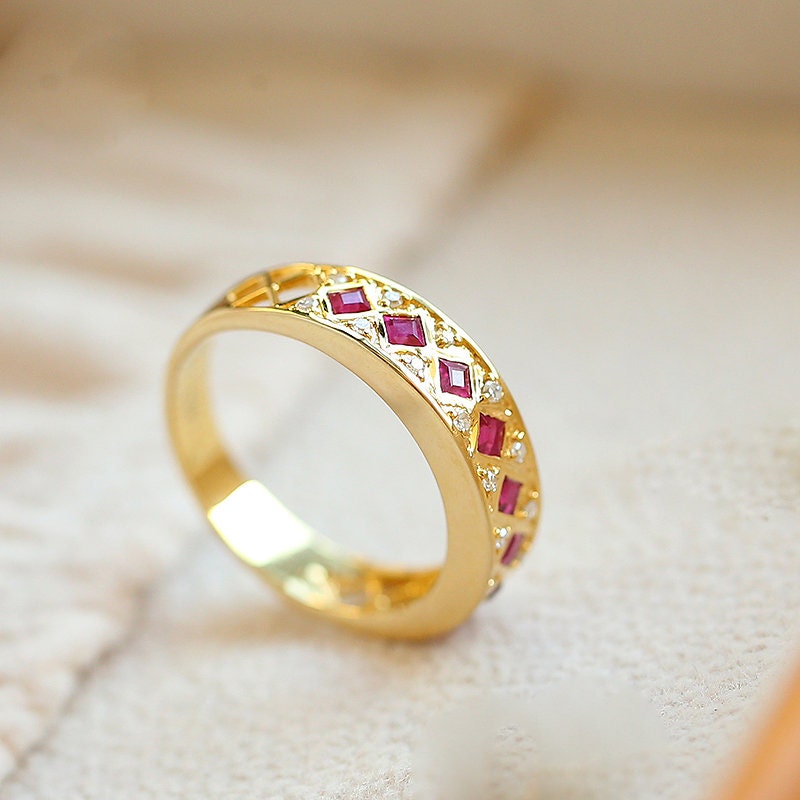 Seven Square-Cut Ruby Ring in 18K Yellow Gold