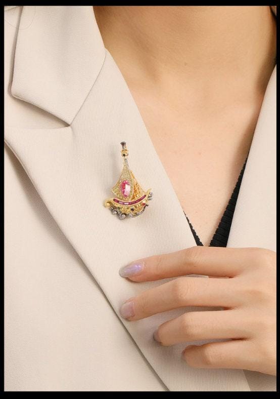 Pink Spinel Sapphire Boat Design Necklace & Brooch in 18K Gold