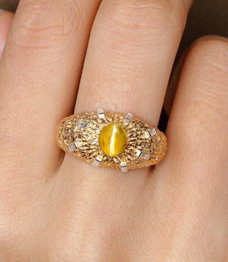 Melted Gold Design Chrysoberyl Cat Eye Stone Ring in 18K Yellow Gold