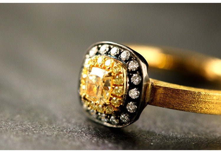 Fancy Yellow Diamonds Satin Finish Ring in 18K Yellow Gold