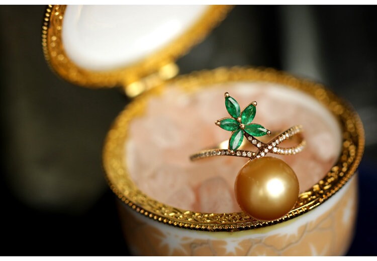 10mm Golden South Sea Pearl & Tsavorite Fruit Ring - 18K Gold