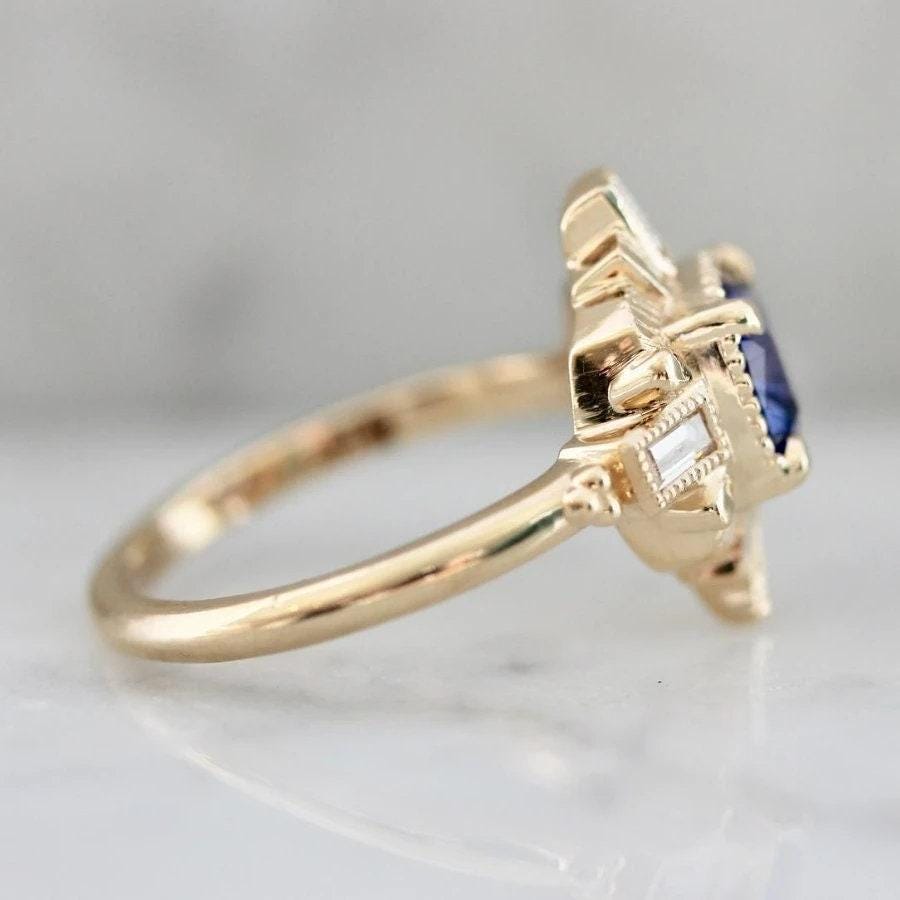 1.5ct Sapphire Horizontal Stone Art Deco Ring - 18K Yellow Gold