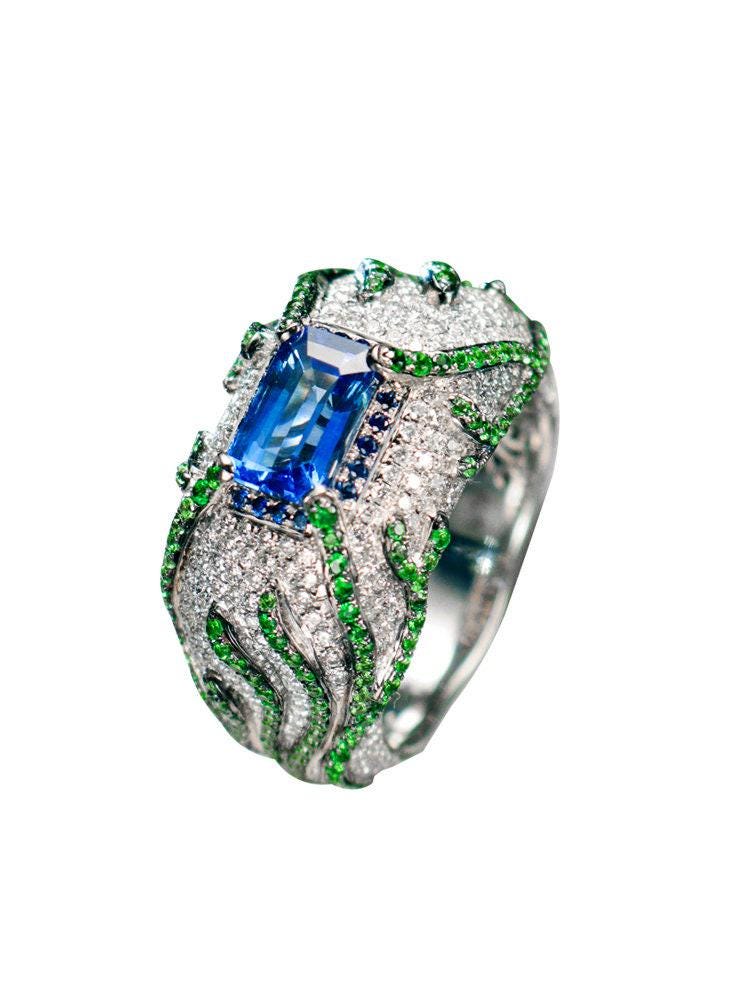2.08ct Sapphire Emerald Cut Horizontal Stone Ring - 18K White Gold