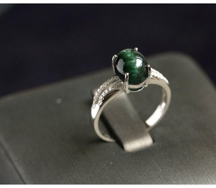 2.75ct Green Cat's Eye Stone Cabochon & Diamond Pave Ring in 18K White Gold