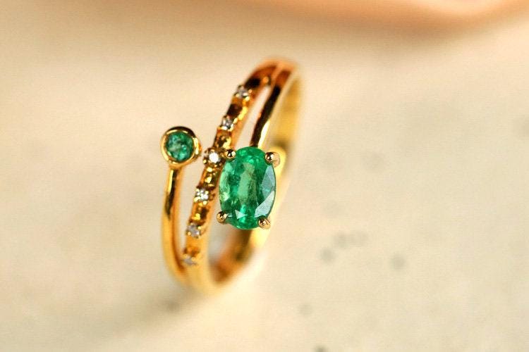 Emerald Oval & Diamond Stackable Ring in 18K Yellow Gold