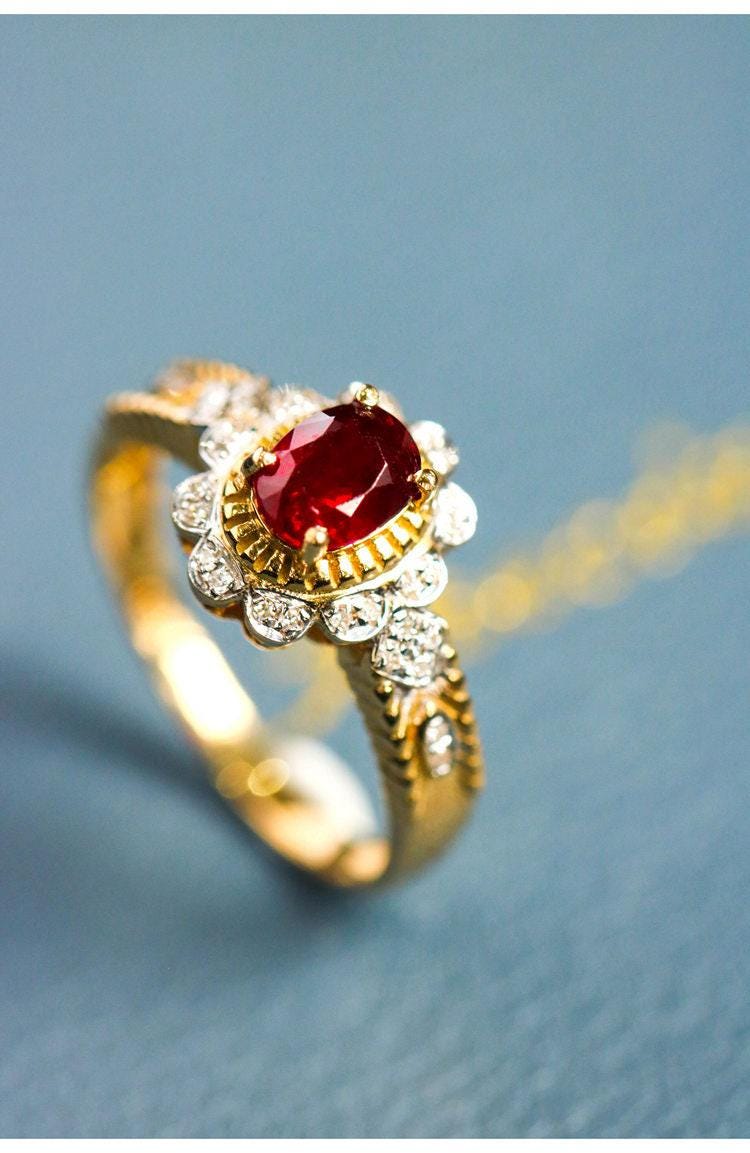 1.2ct Red Spinel Oval & Diamond Granulation Ring - 18K Gold