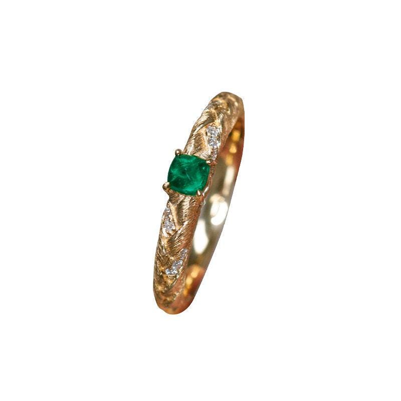 Brushed Finish 18K Gold Emerald Ring & White Diamond