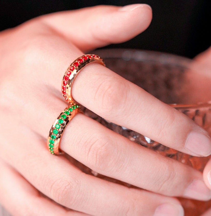 Pigeon Blood Ruby Spinner Design Band Ring in 18K Gold