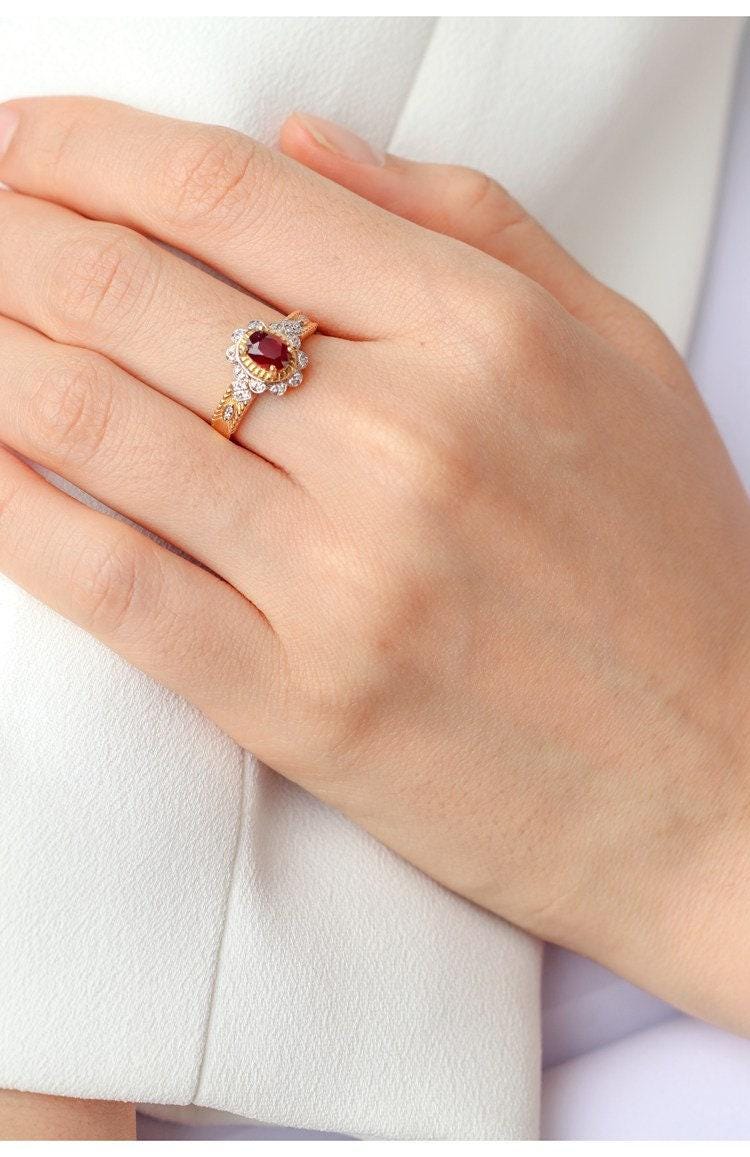 1.2ct Red Spinel Oval & Diamond Granulation Ring - 18K Gold