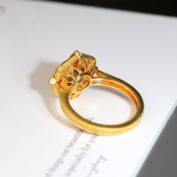 Chrysoberyl Cat's Eye Ring in 18K Gold with Art Deco Design