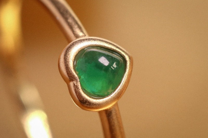 Heart-Shaped Emerald Ring in 18K Yellow Gold