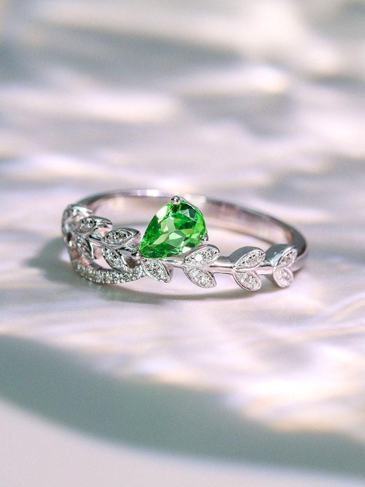 Flower Design Tsavorite Pear Shape Ring with Diamond in 18K Gold