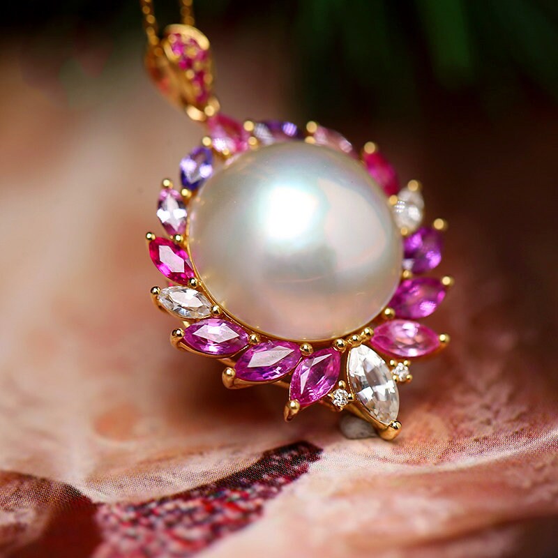Mabe Pearl & Sapphire Cluster Necklace - 18K Yellow Gold