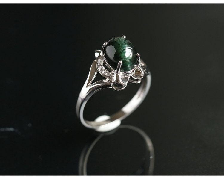 2.53ct Green Cat's Eye Stone Cabochon Ring in Platinum 950