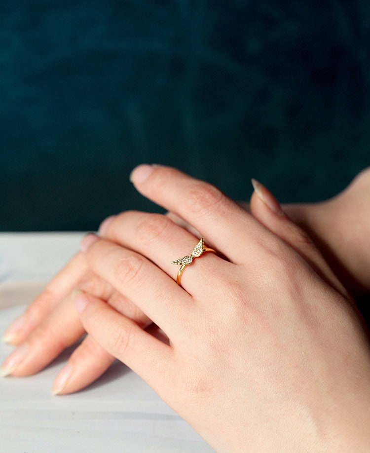 Wing Design White Diamond Ring in 18K Yellow Gold