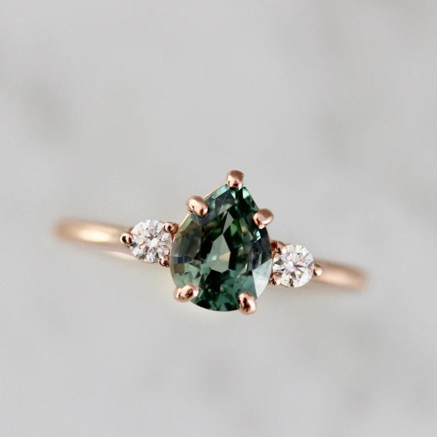Teal Sapphire & diamonds Engagement Ring in 18k Rose Gold