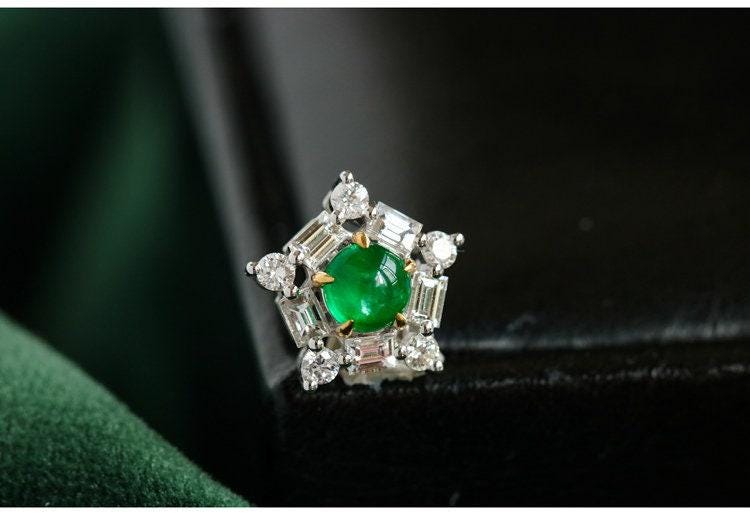 Snowflake Diamonds with Emerald Pendant in 18k White Gold