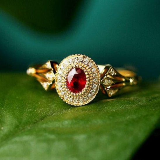 Vintage Design Red Spinel Oval & Diamond Ring - 18K Yellow Gold