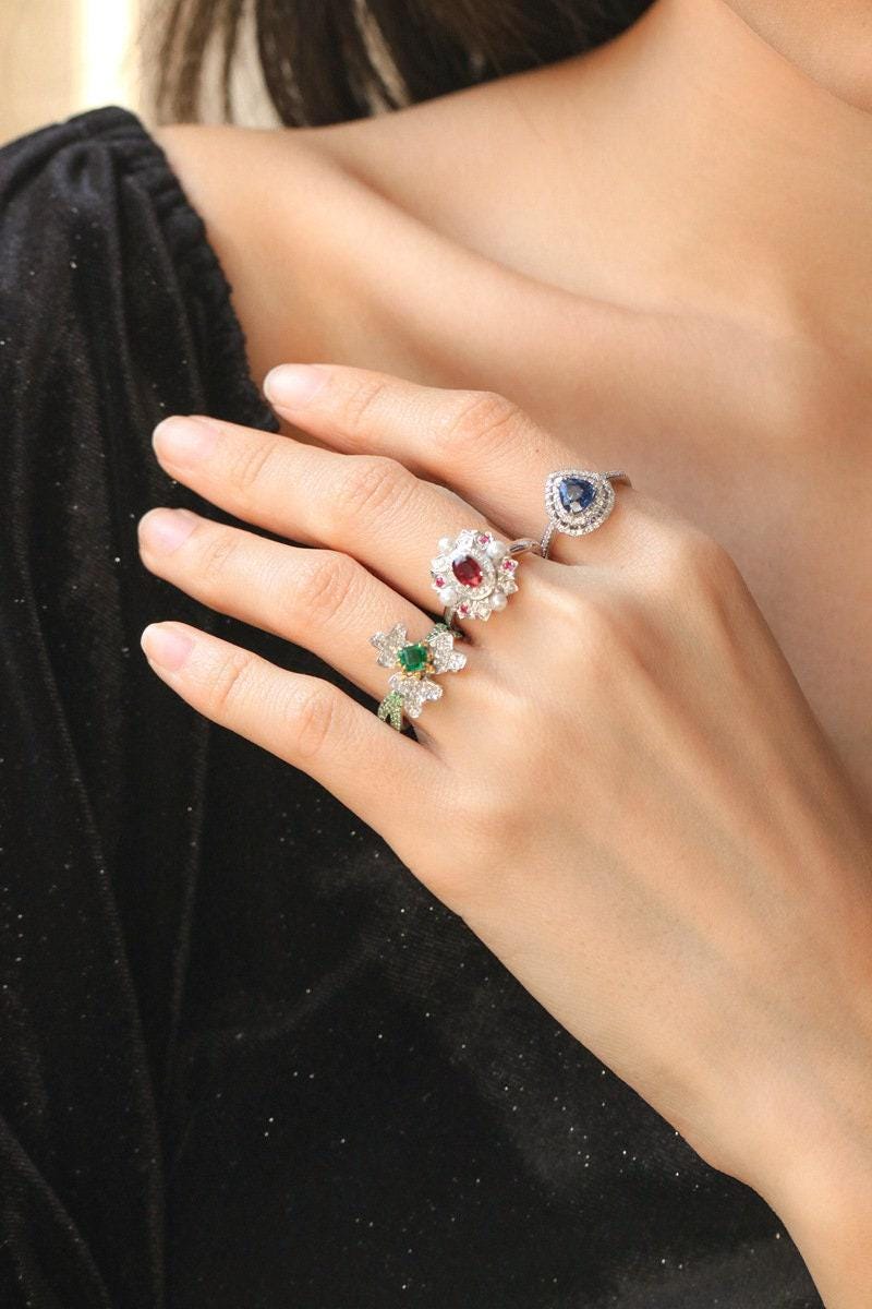 Flower Shape Emerald & Full Diamond Pave Ring in 18K White Gold