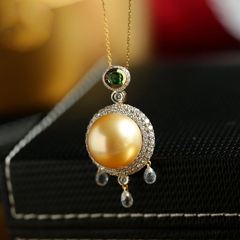 12mm Golden South Sea Pearl & Emerald Necklcae in 18K Yellow Gold