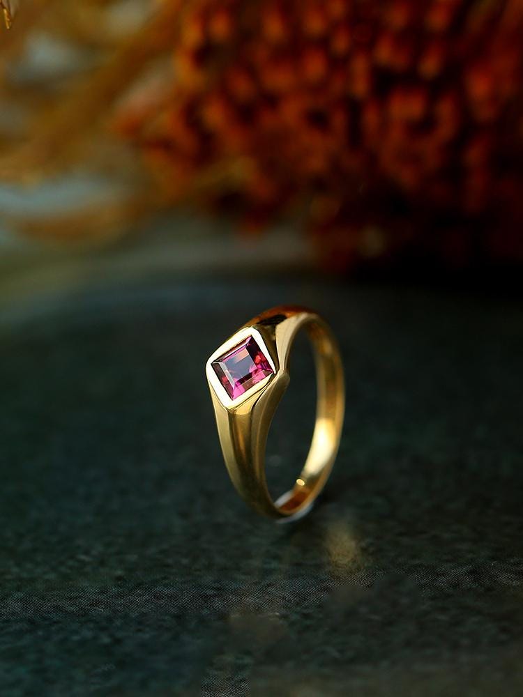 Red Tourmaline Bezel Set Ring in 18K Yellow Gold