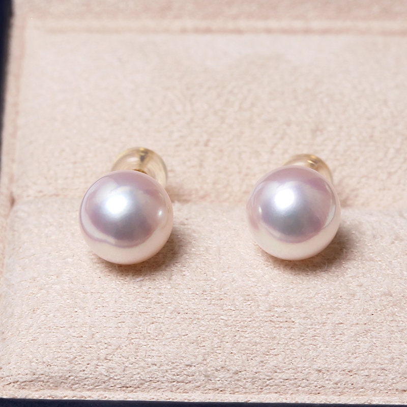 Japan Akoya Pearl Studs in 18K Yellow Gold