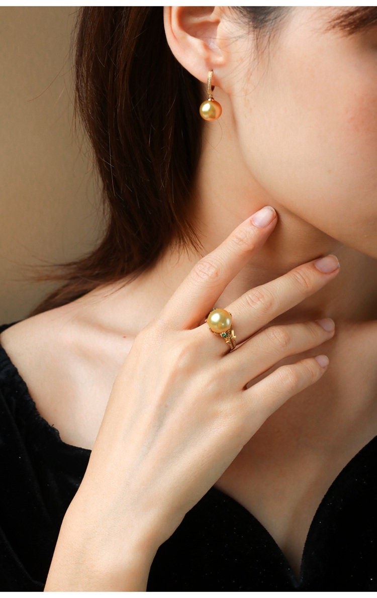 11mm Golden South Sea Pearl & Emerald Ring in 18K Yellow Gold