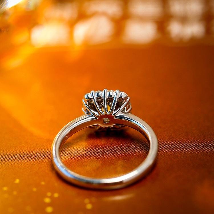 Luxury Yellow Diamonds Halo Ring in Platinum 950