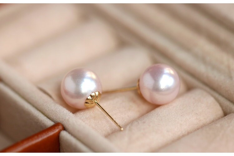 9mm Japan Akoya Pearl Studs in 18K Yellow Gold