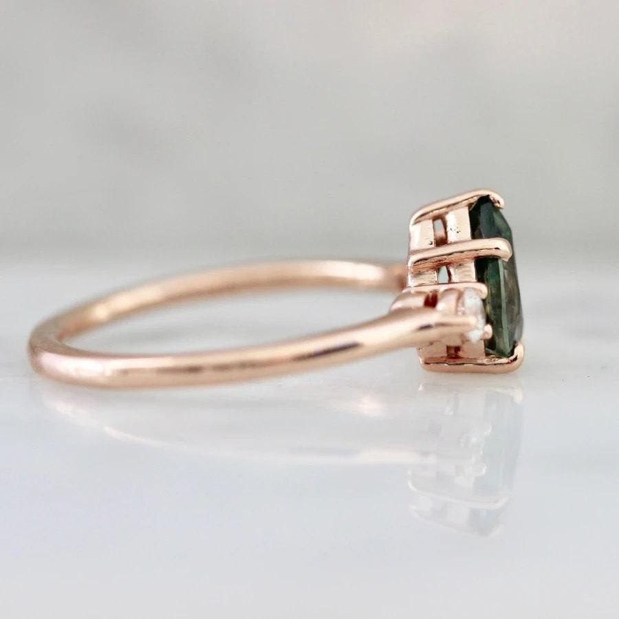 Teal Sapphire & diamonds Engagement Ring in 18k Rose Gold