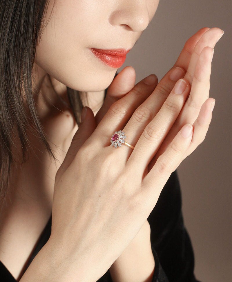 Flower Design Purple Spinel & Diamond Ring - 18K Yellow Gold