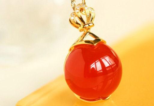 Stunning Southern Red Agate Cabochon Necklace - 18K Yellow Gold
