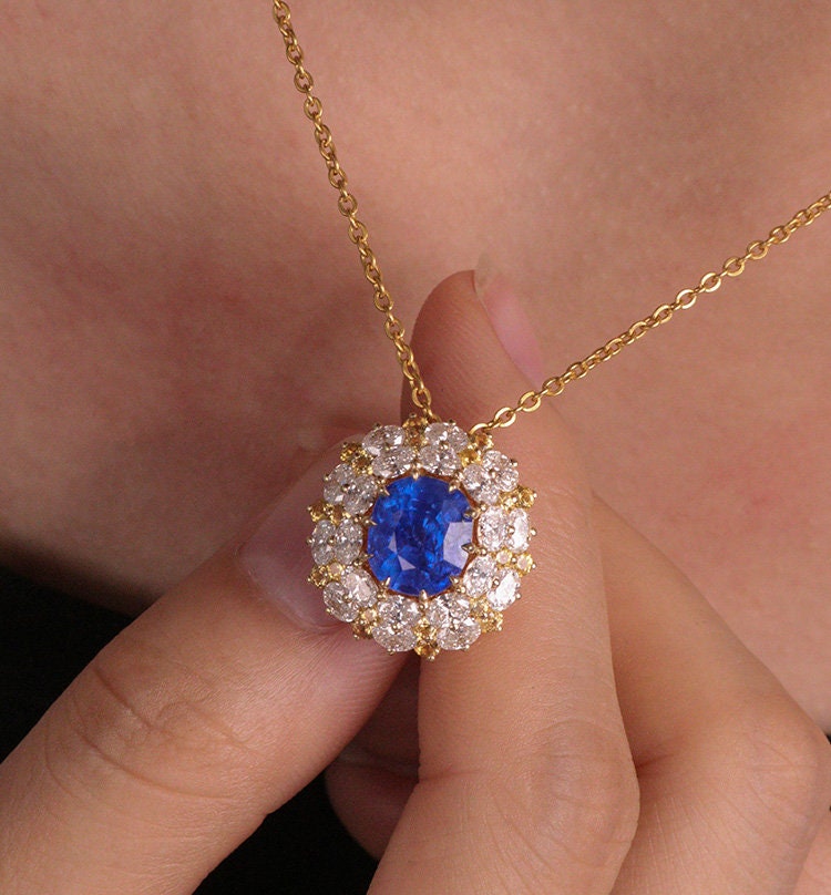 2.2ct Blue Sapphire Halo Diamonds Ring - 18K White Gold