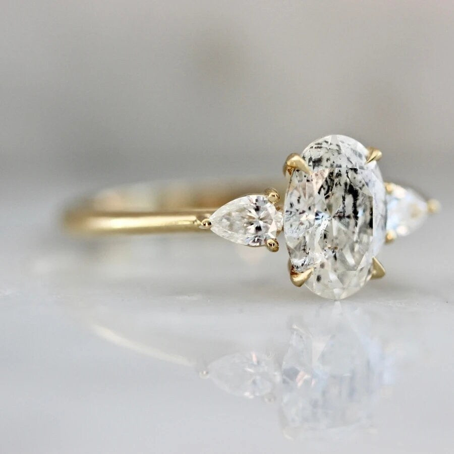 1ct Oval Diamond 18K Yellow Gold Propose Ring