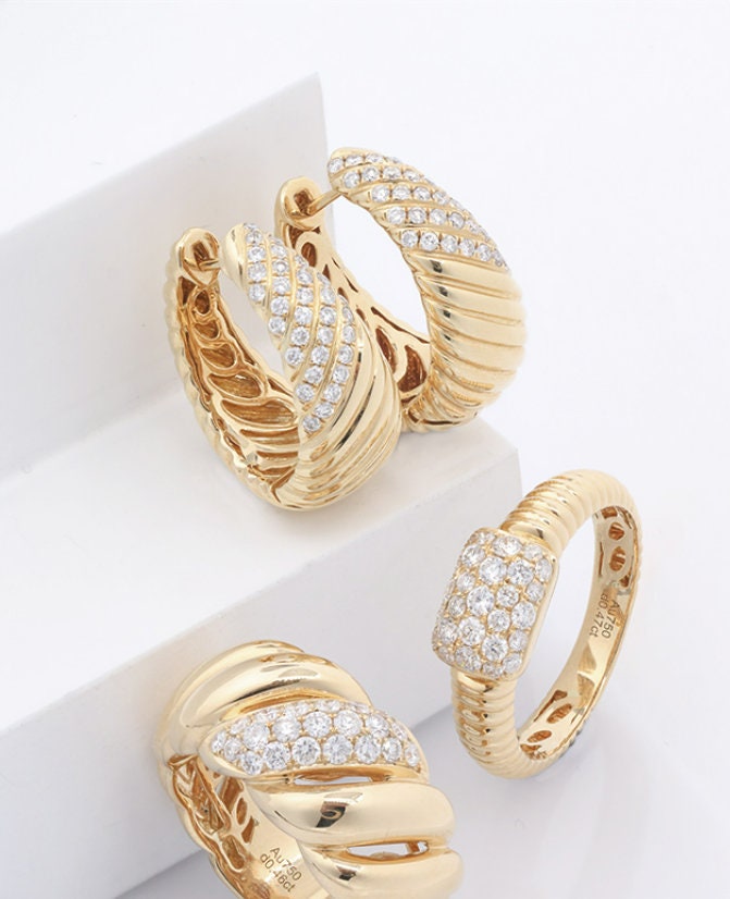 2 Style + Italian Engraved Wing Shape Earrings with Diamond in 18K Gold