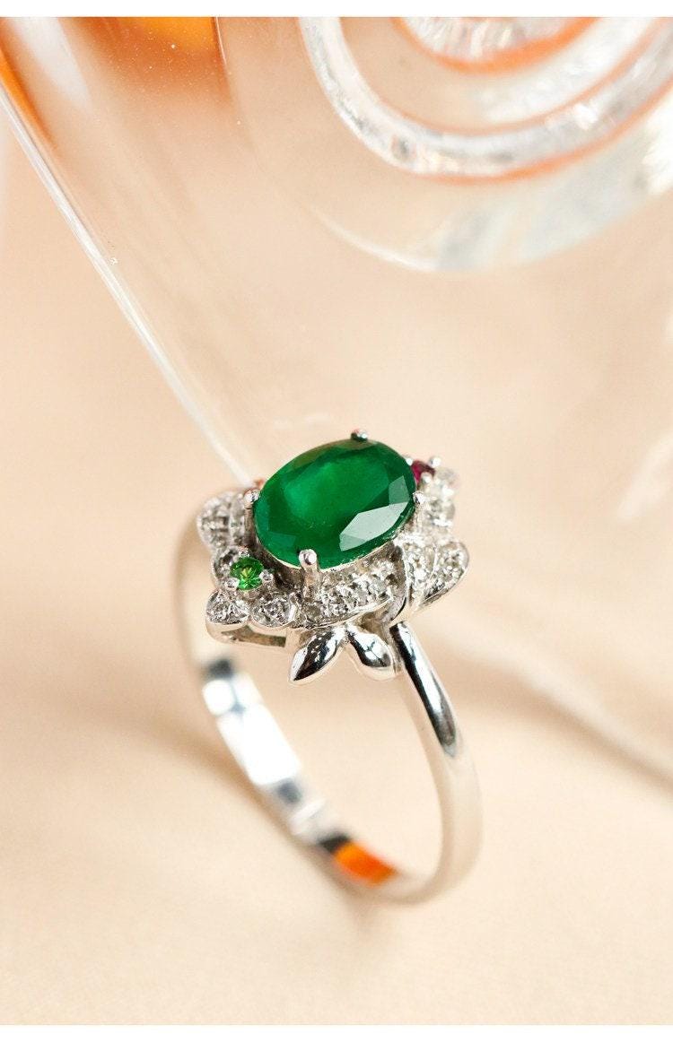 1.2ct Emerald Oval Cut & Diamond Wedding Ring - 18K White Gold